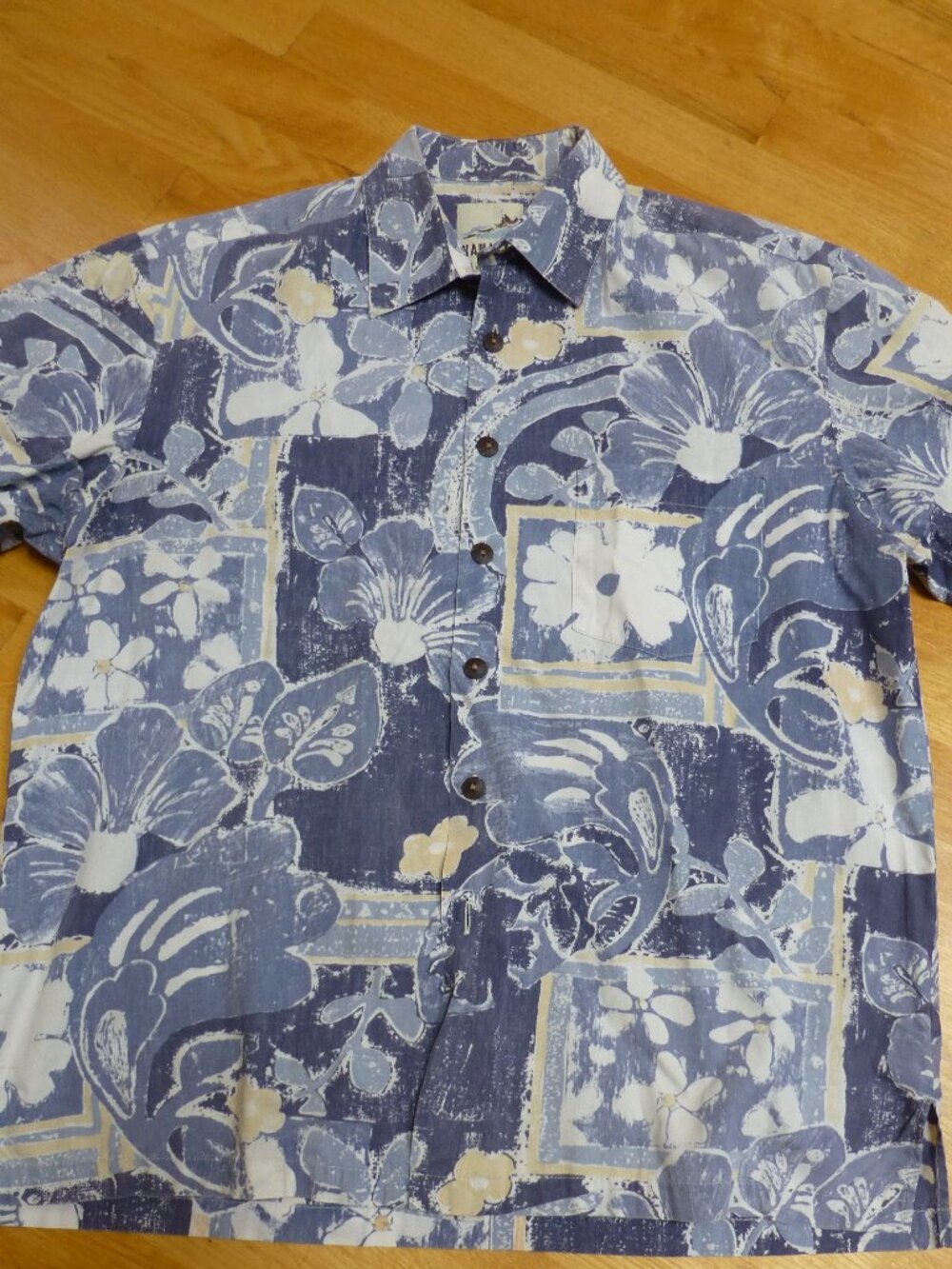 Kahala Men's Hawaiian Floral Button up shirt size L tropical resortwear
